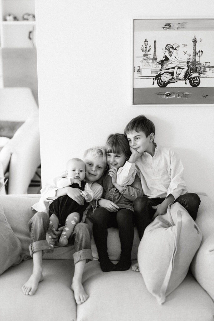 Kinder mit Baby bei einer Familien-Homestory in Kehl.