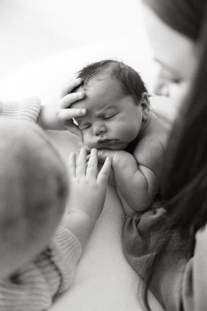 Schlafendes Baby bei einem Neugeborenen-Fotoshooting in Offenburg.